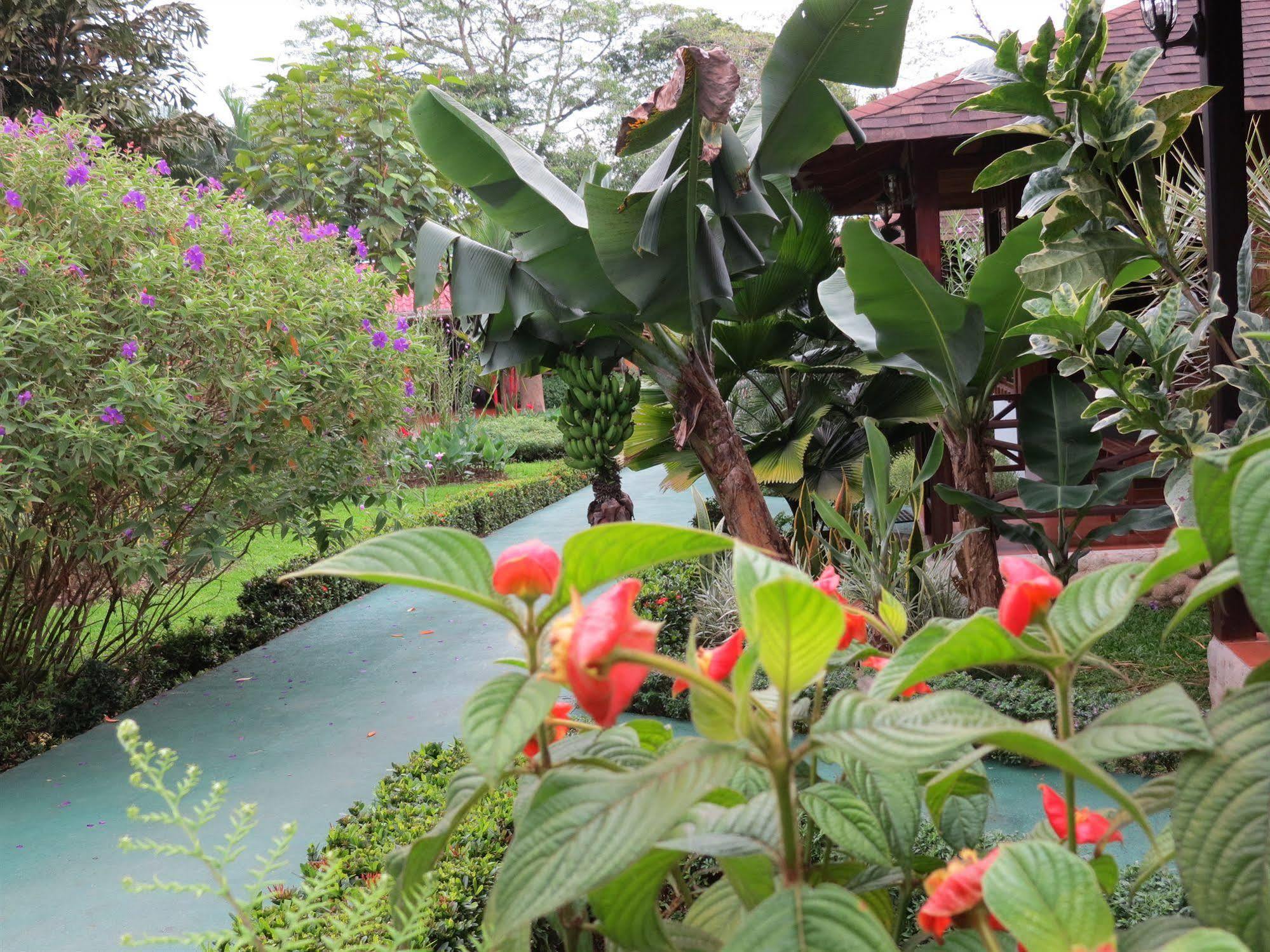 Hotel Arenal Montechiari La Fortuna Exterior photo